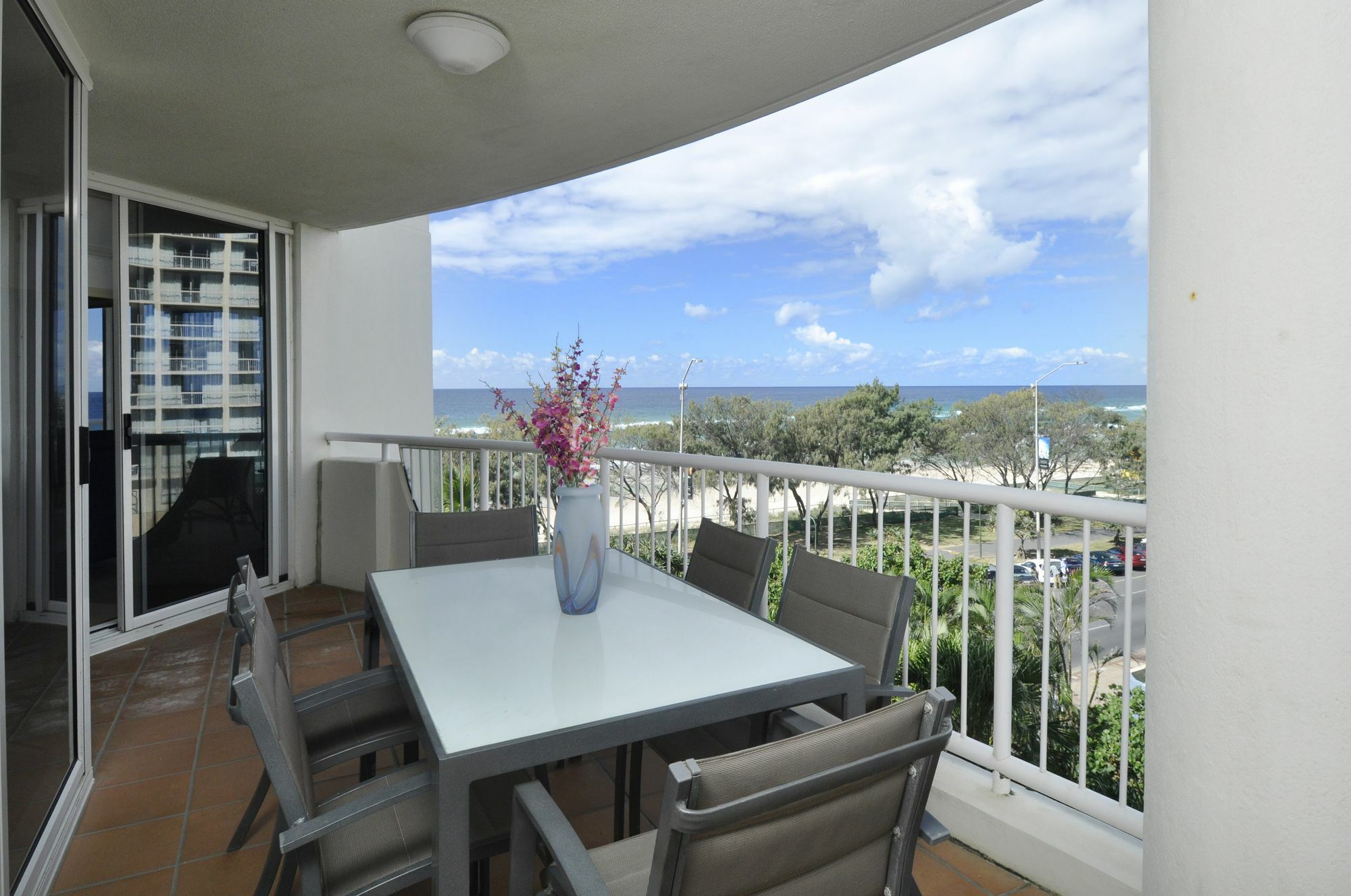 Moroccan - Hr Surfers Paradise Apartment